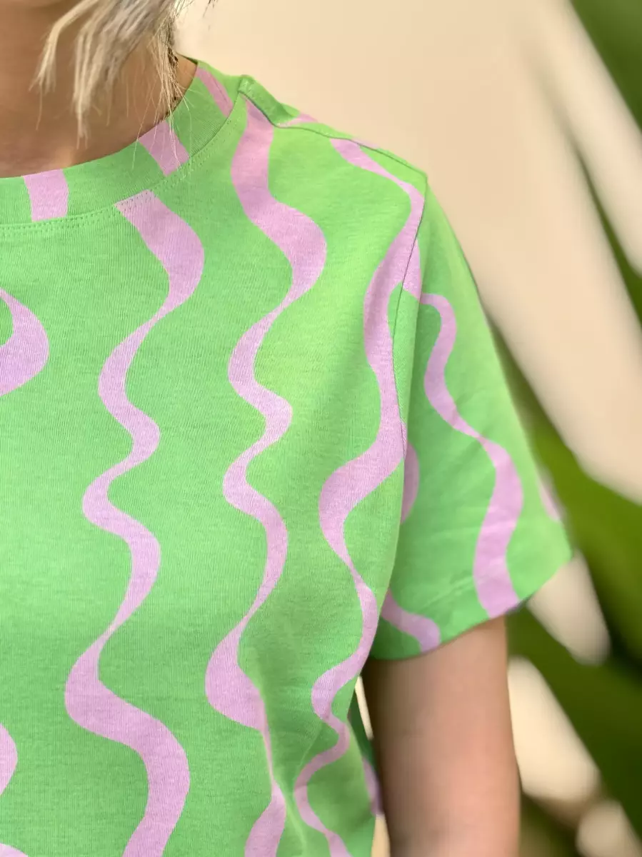 تیشرت باکسی طرحدار (مشکی/سبز)