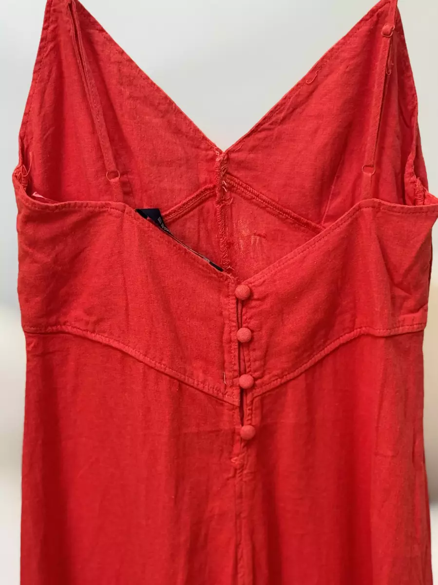 پیراهن قرمز بندی