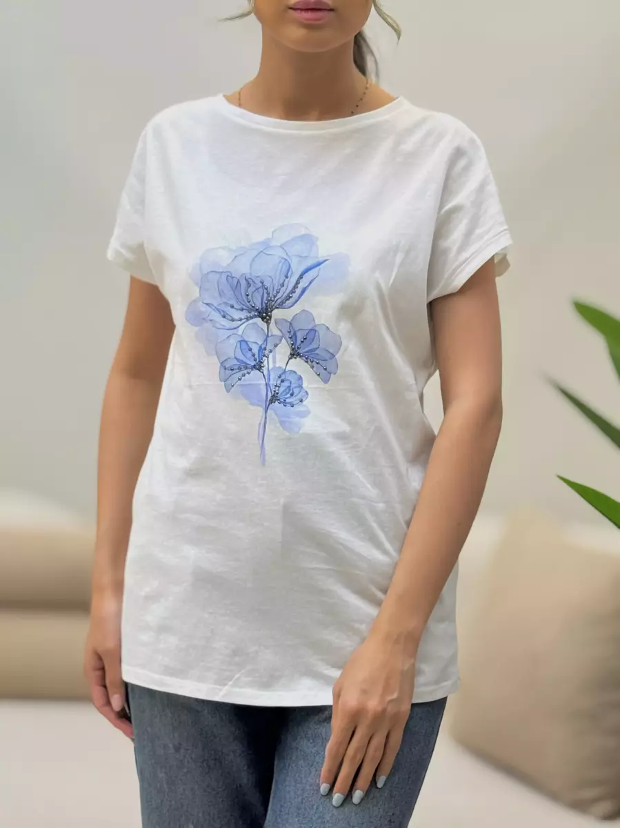 تیشرت سفید چاپ گل نگین دار