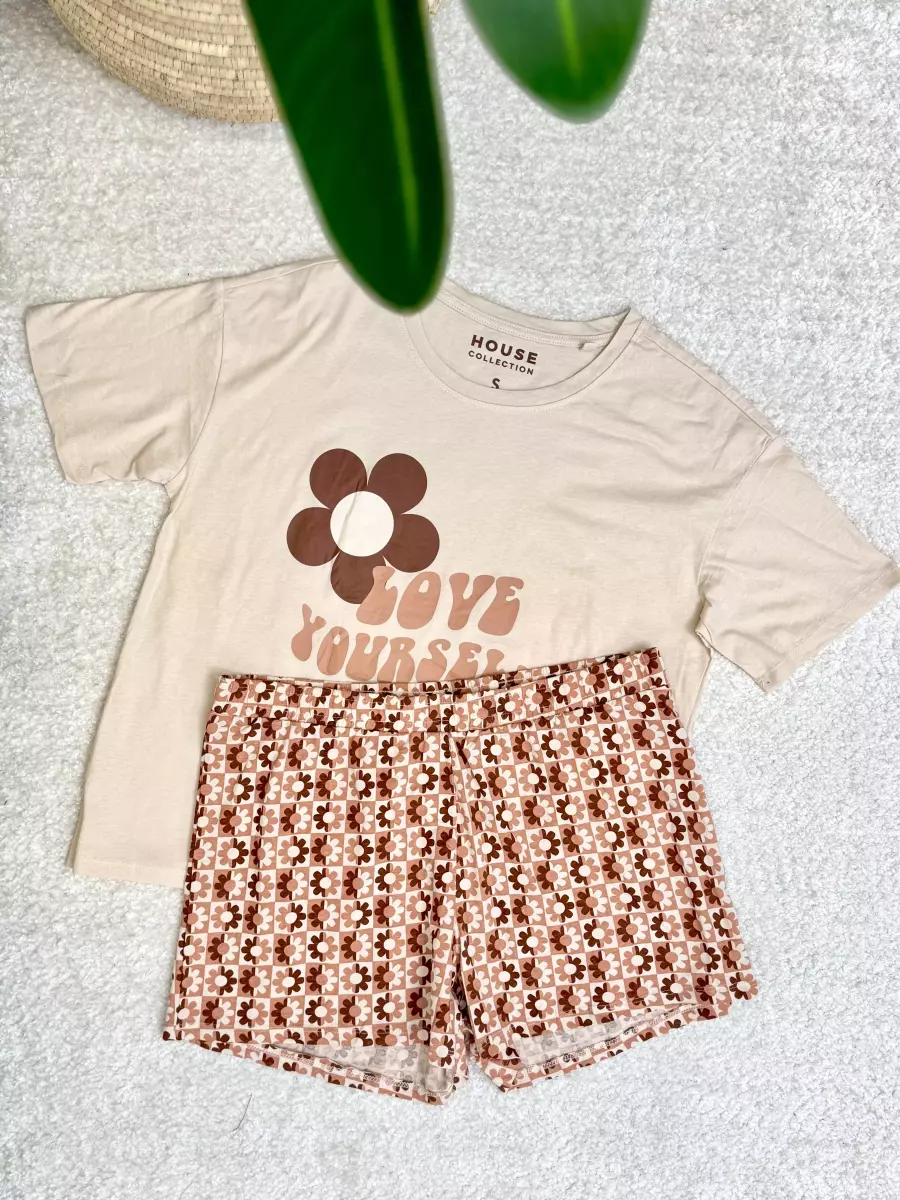 ست تیشرت و شلوارک گلدارکرم