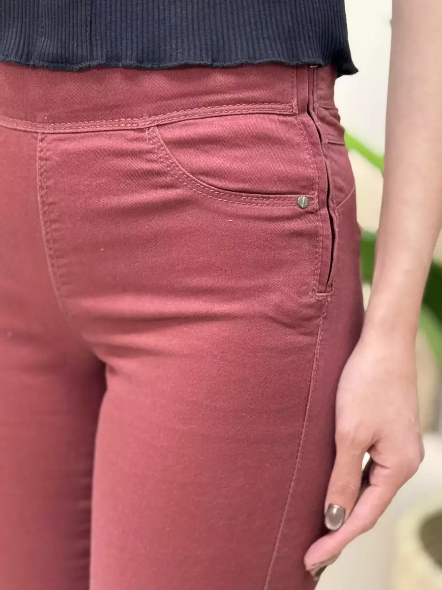 شلوار جین زرشکی