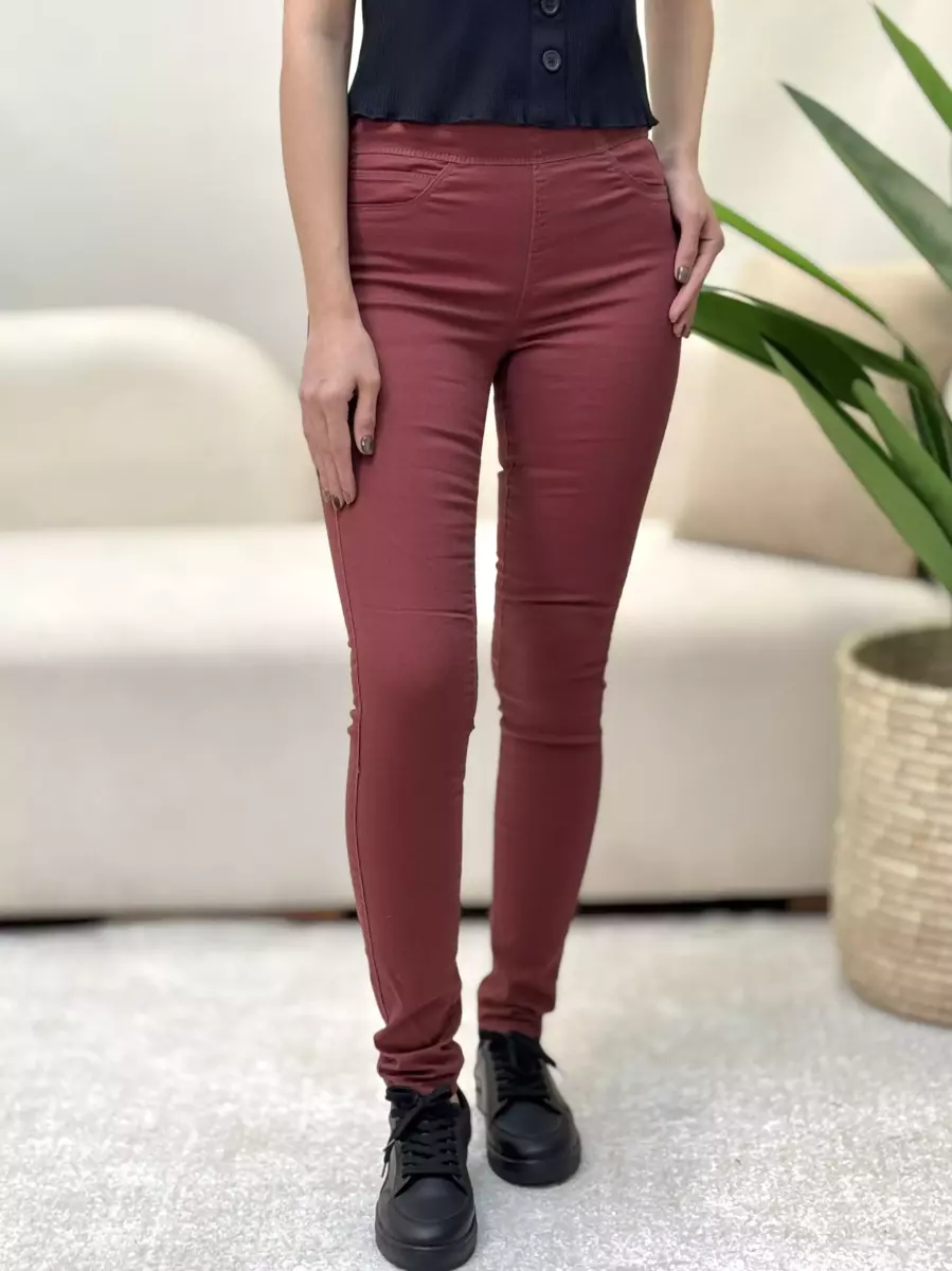 شلوار جین زرشکی