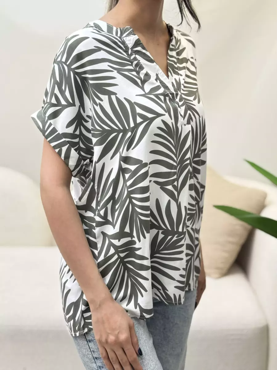 شومیز طرح برگ infiniti مشکی و سبز