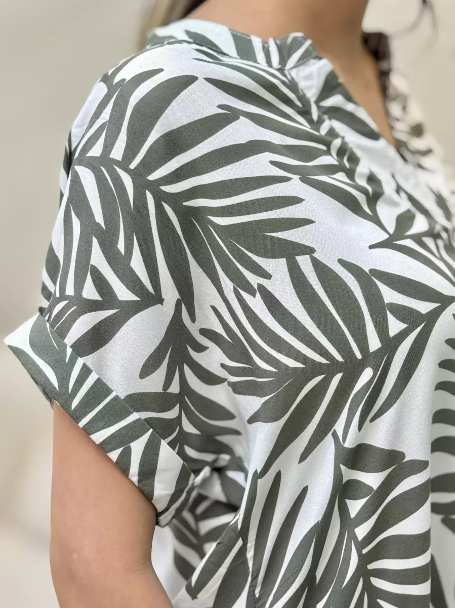 شومیز طرح برگ infiniti مشکی و سبز