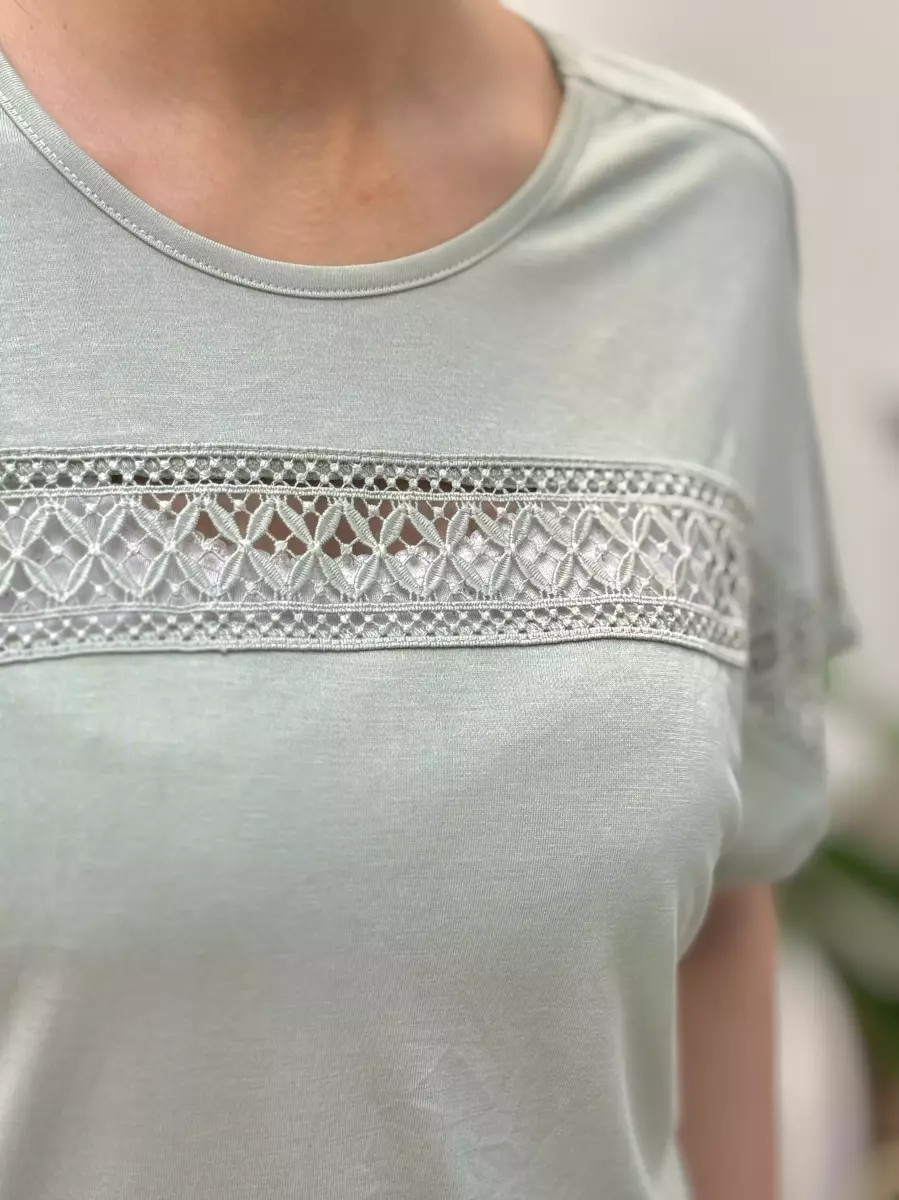 تیشرت گلدوزی شده only