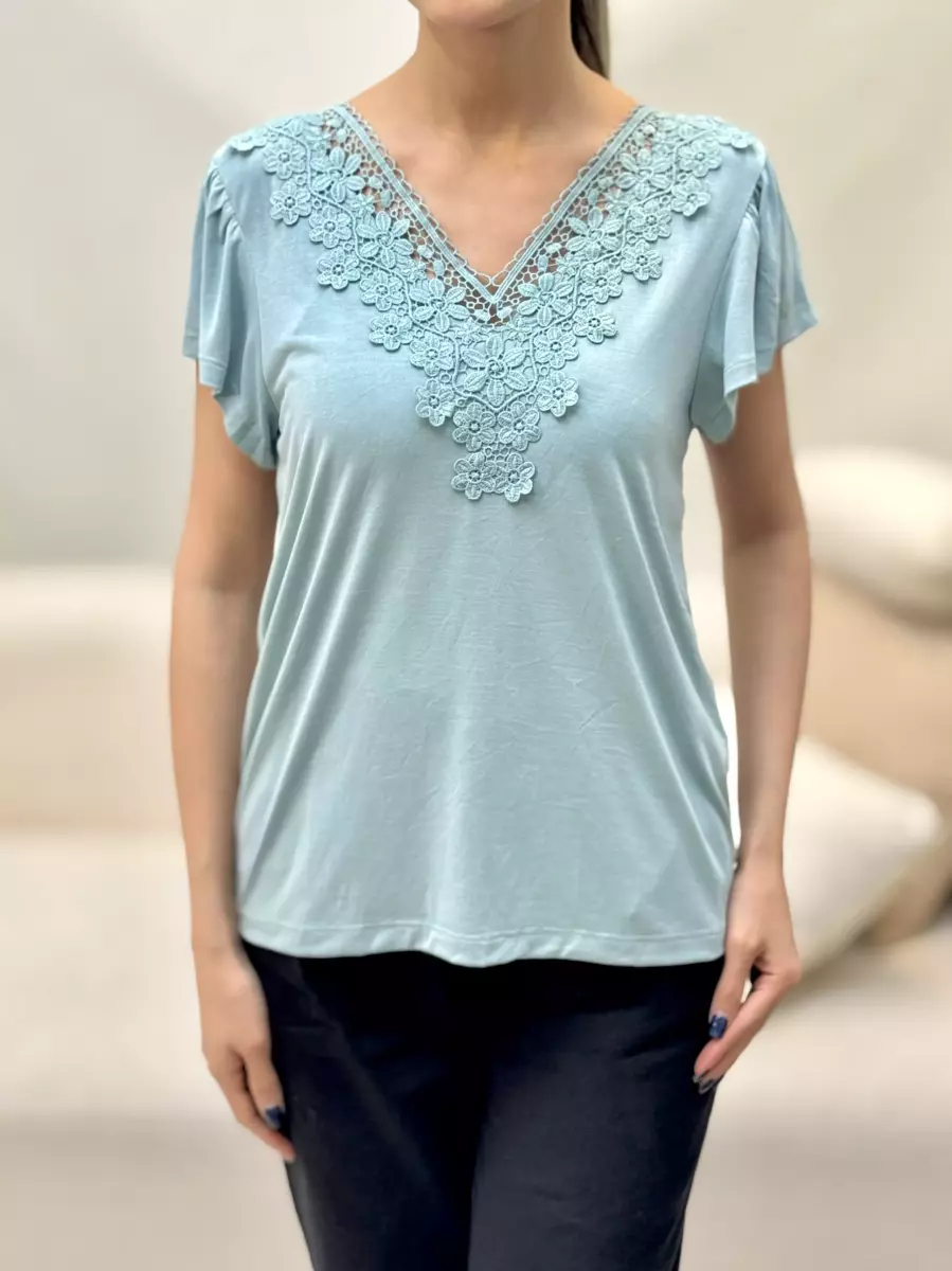 تیشرت یقه گیپوردار only(چندرنگ)