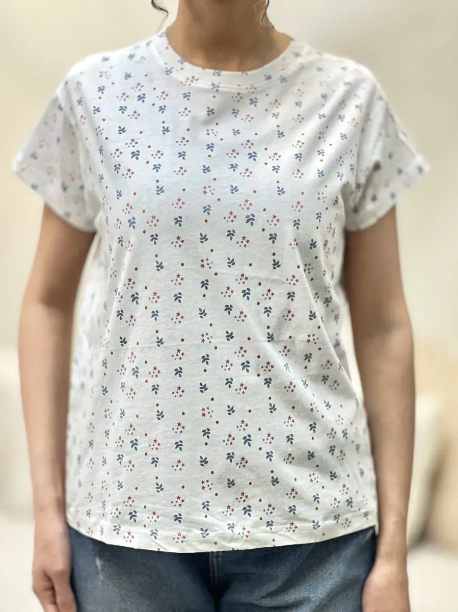 تیشرت سفید گلدار