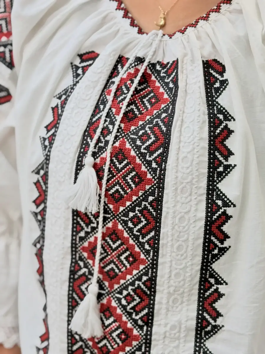 شومیز لینن سفید گلدوزی (2طرح)