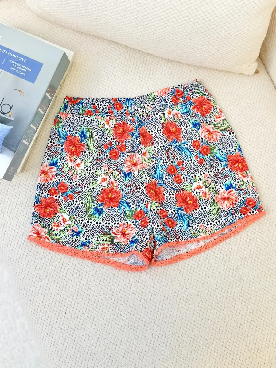 شلوارک حراجی (طرح گل قرمز)