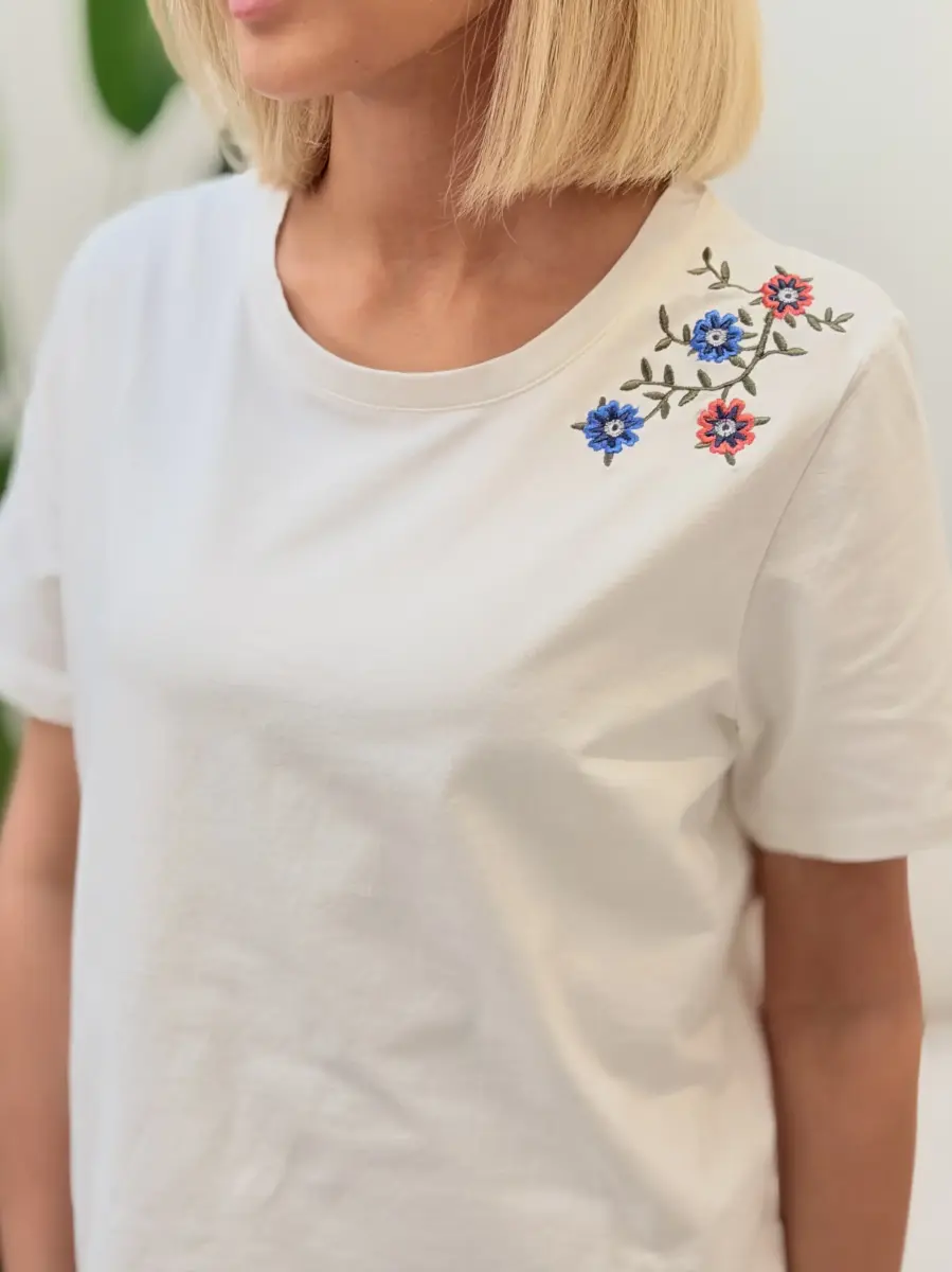 تیشرت گلدوزی young