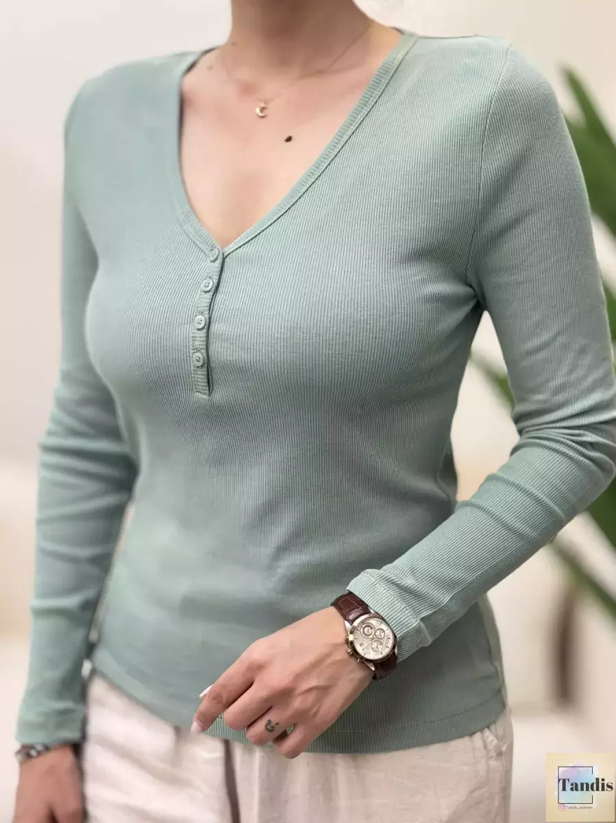 بلوز آستین بلند کبریتی جلو دکمه(نخ زری)