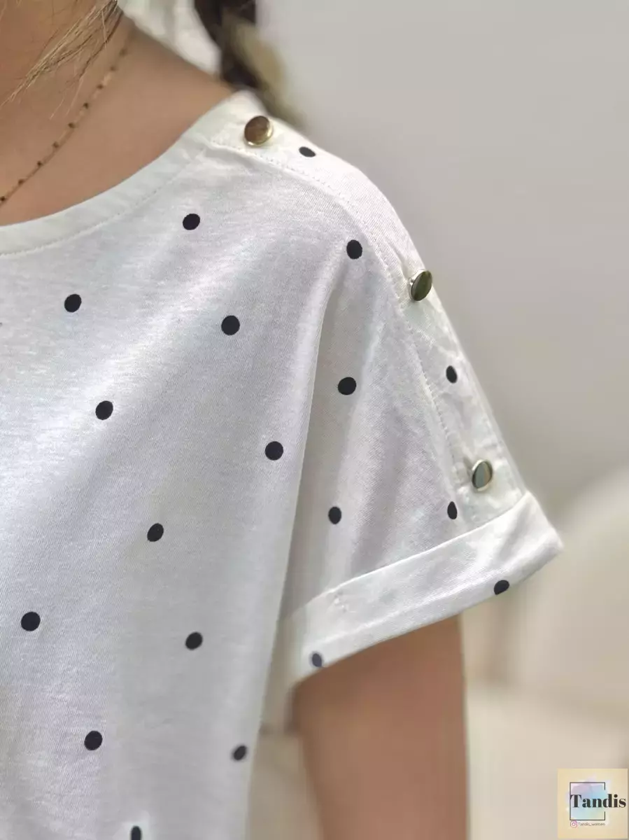 تیشرت آستین دکمه خال خالی