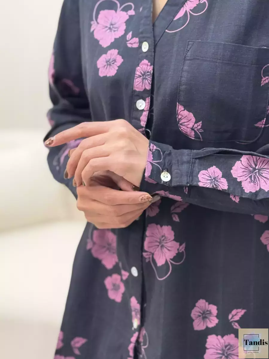 شومیز یقه هفت طرح گل بنفش