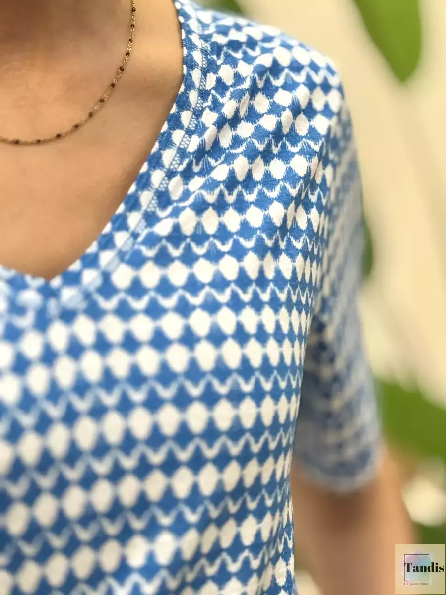 تیشرت آبی  طرحدار یقه هفت (آبی روشن/آبی تیره)