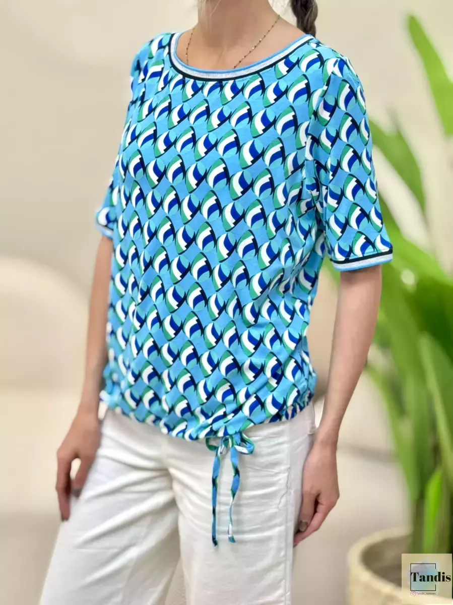 تیشرت ابی طرح دار