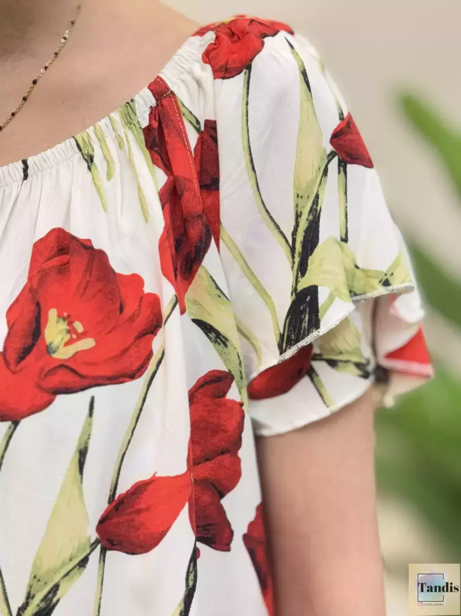 شومیز یقه کشی گل قرمز