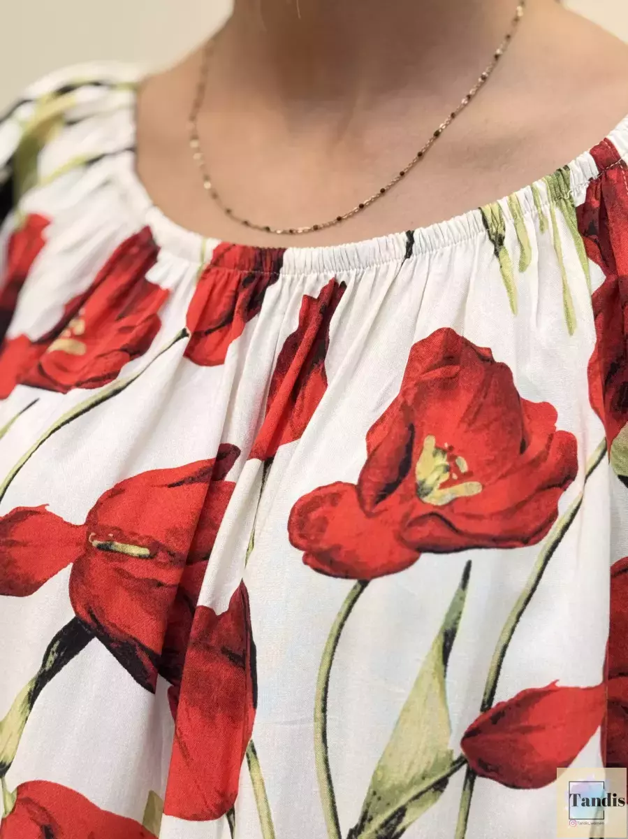 شومیز یقه کشی گل قرمز