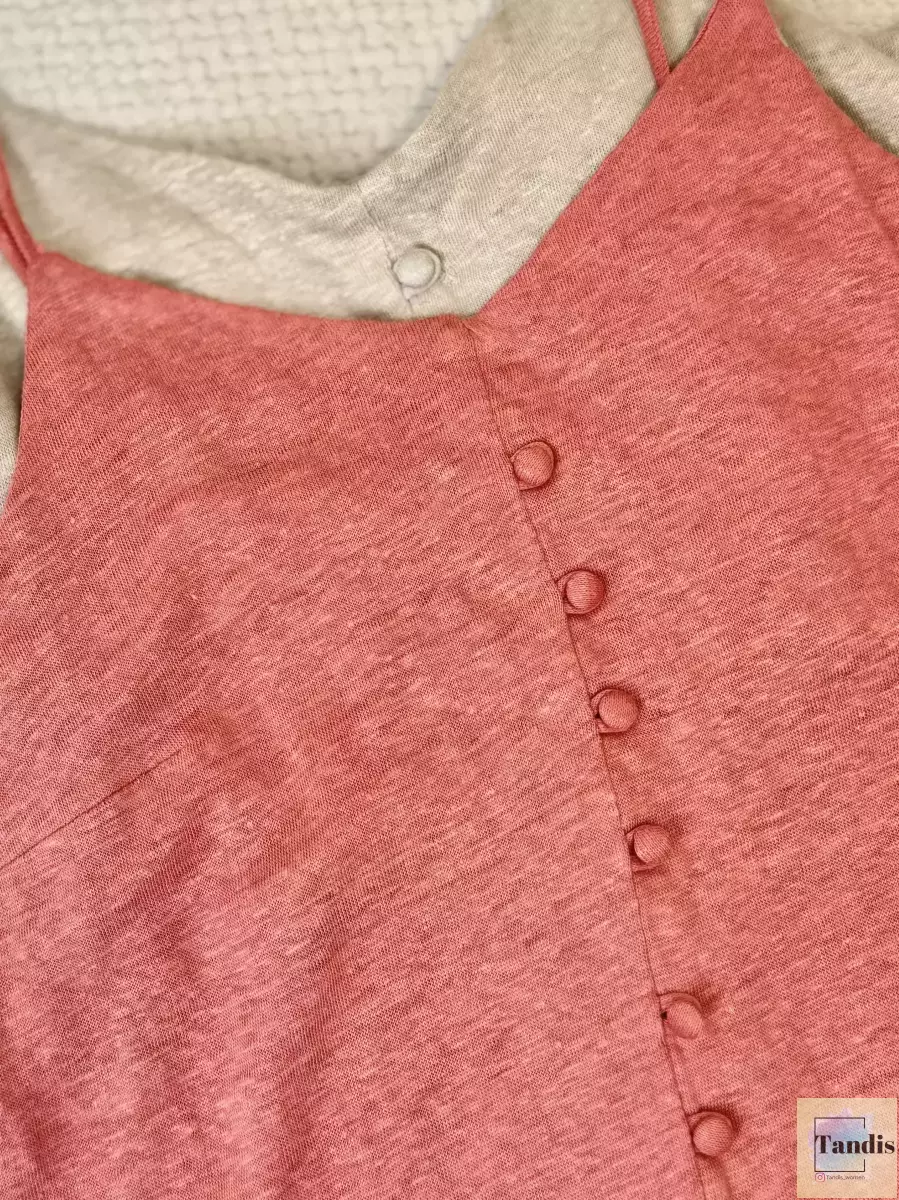 تاپ جلو دکمه گلبهی و کرم لینن