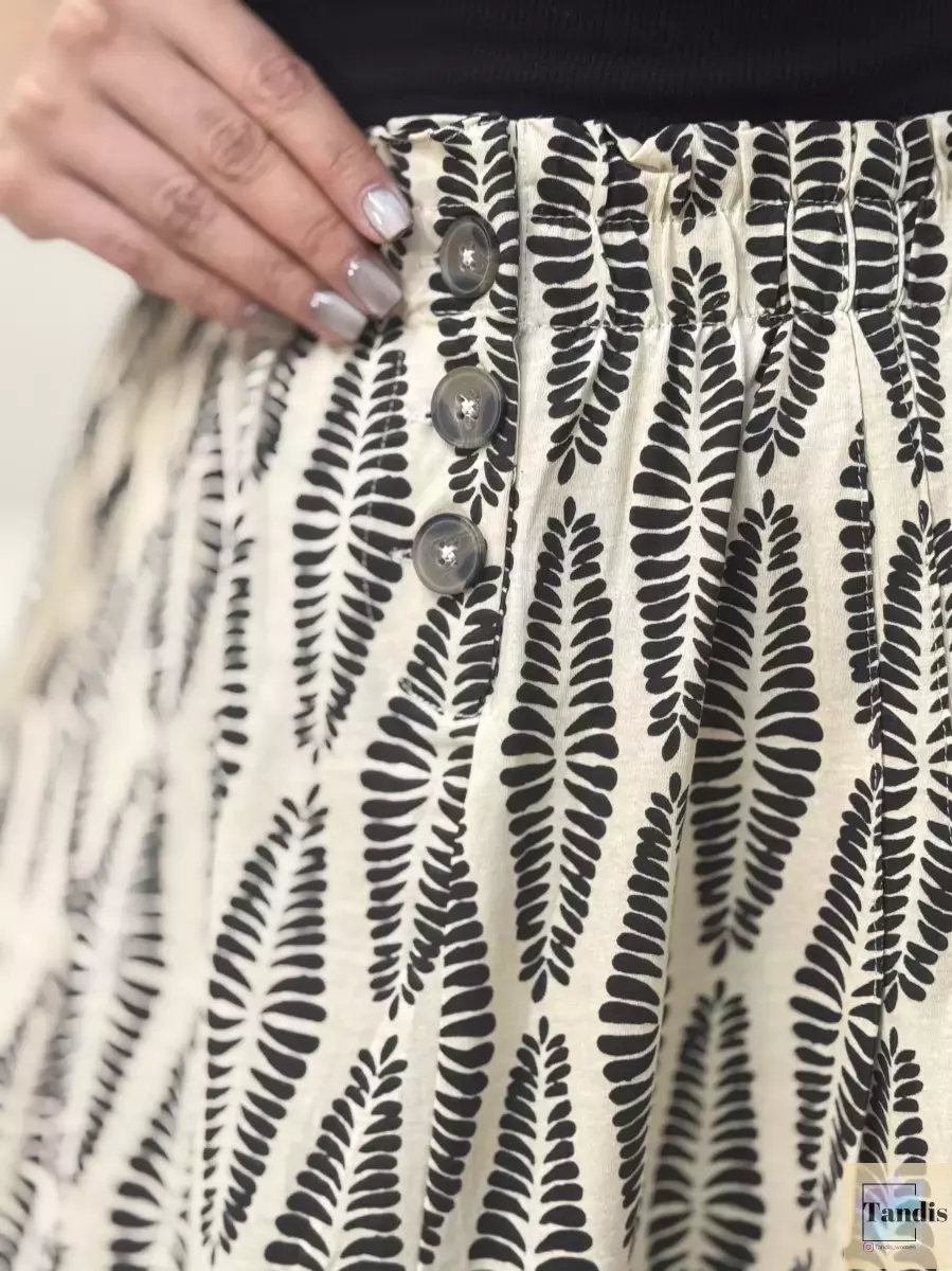 دامن طرح دار زمینه کرم