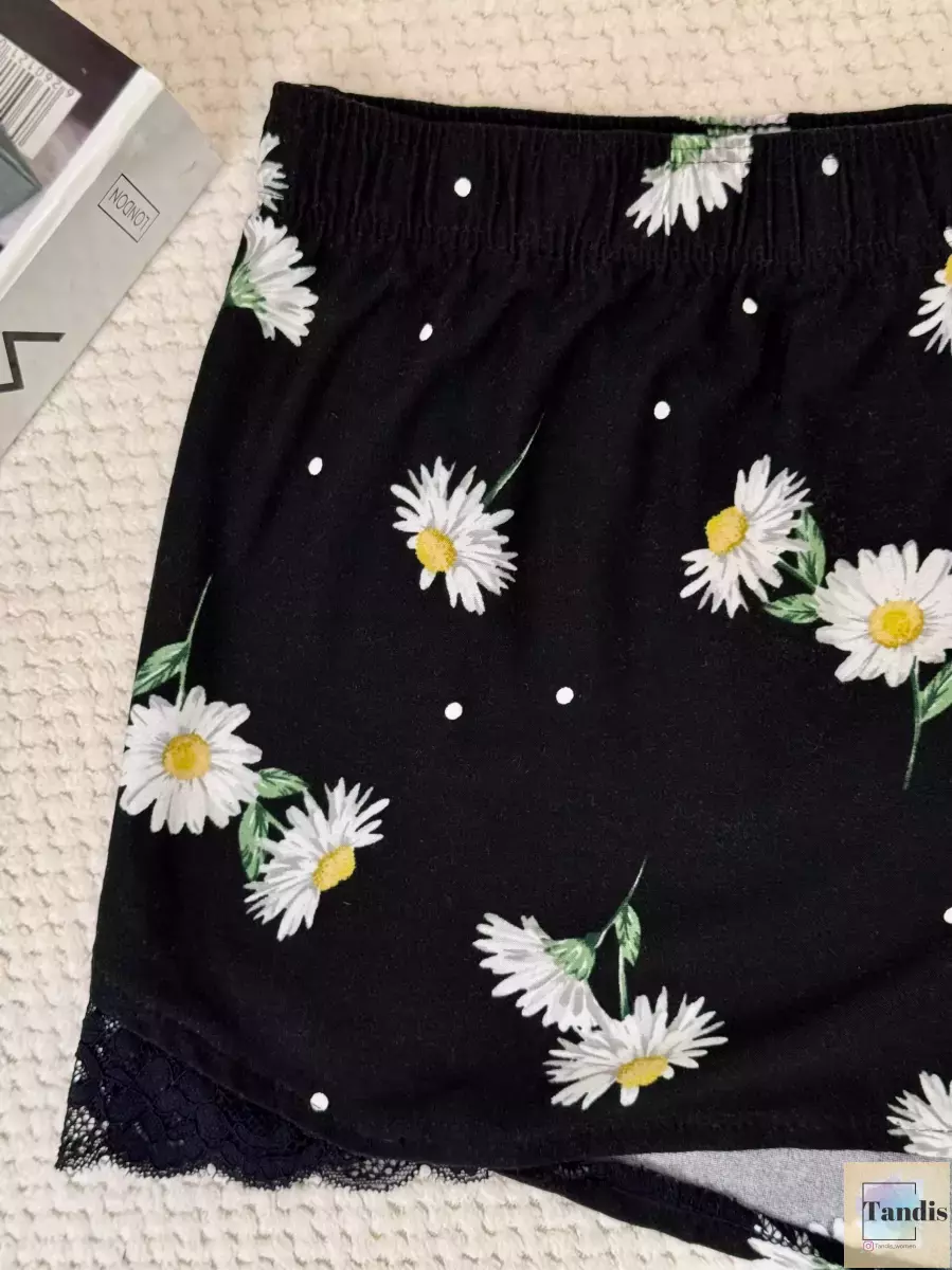 شلوارک مشکی طرح بابونه