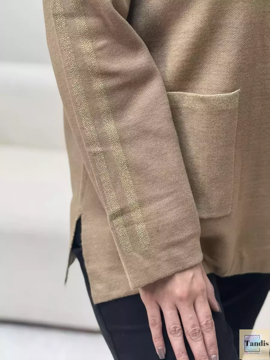 بافت شتری یقه اسکی زری دار