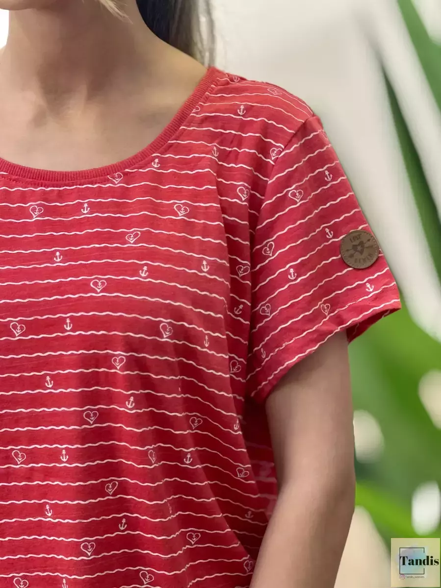 تیشرت قرمز راه راه جانینا