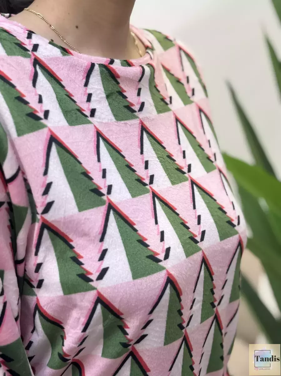 بلوز مخمل صورتی طرح کاج