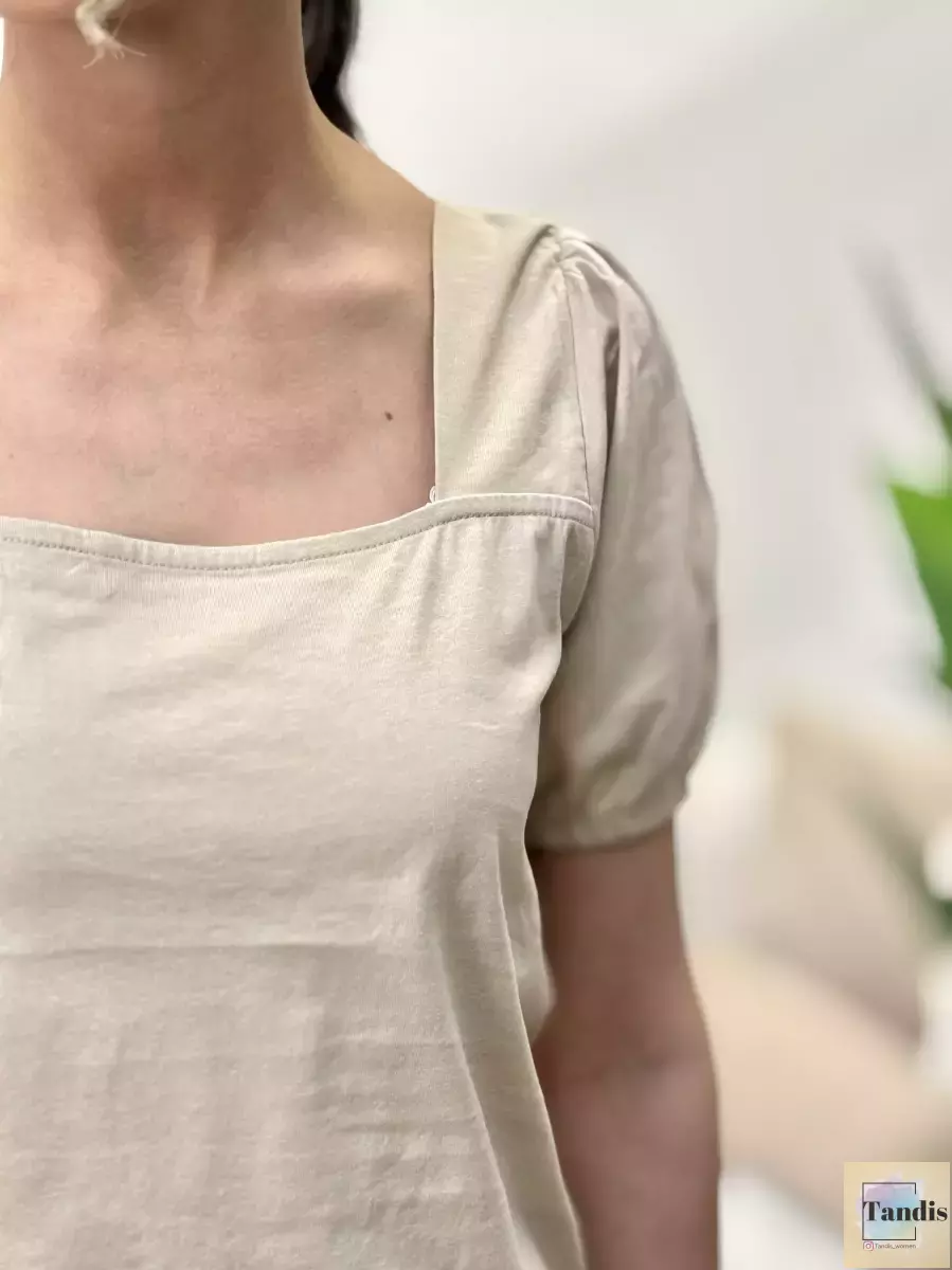 تیشرت یقه خشتی آستین کشی