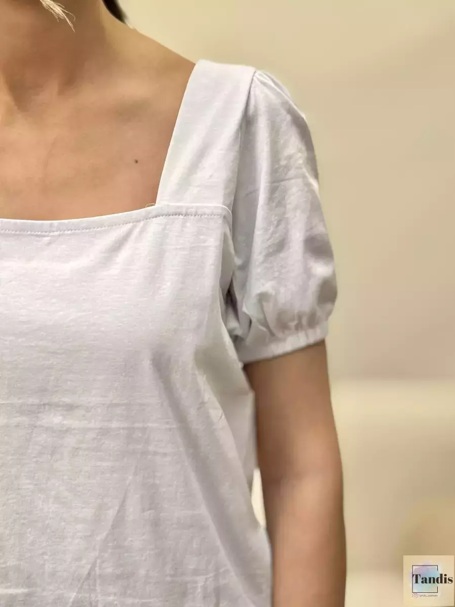 تیشرت یقه خشتی آستین کشی