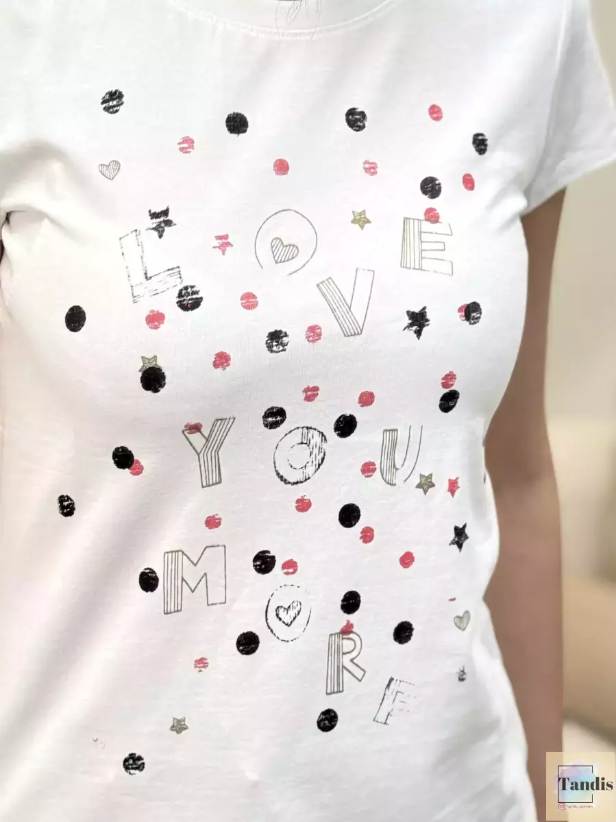 تیشرت سفید طرح love
