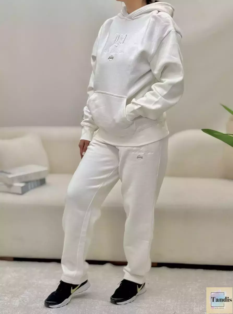 ست هودی و شلوار سفید