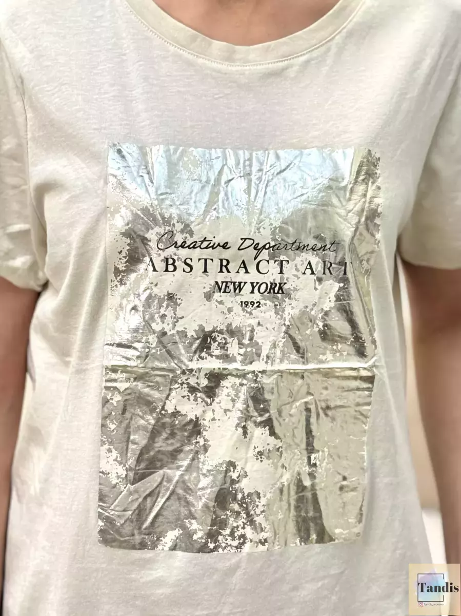 تیشرت کرم طلاکوب چاپدار