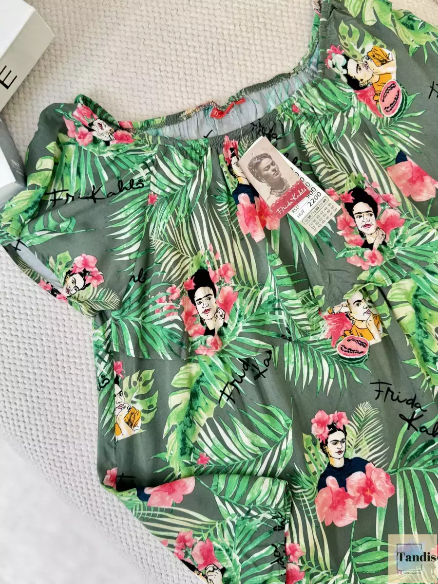 شومیز یقه قایقی سبز چین دار