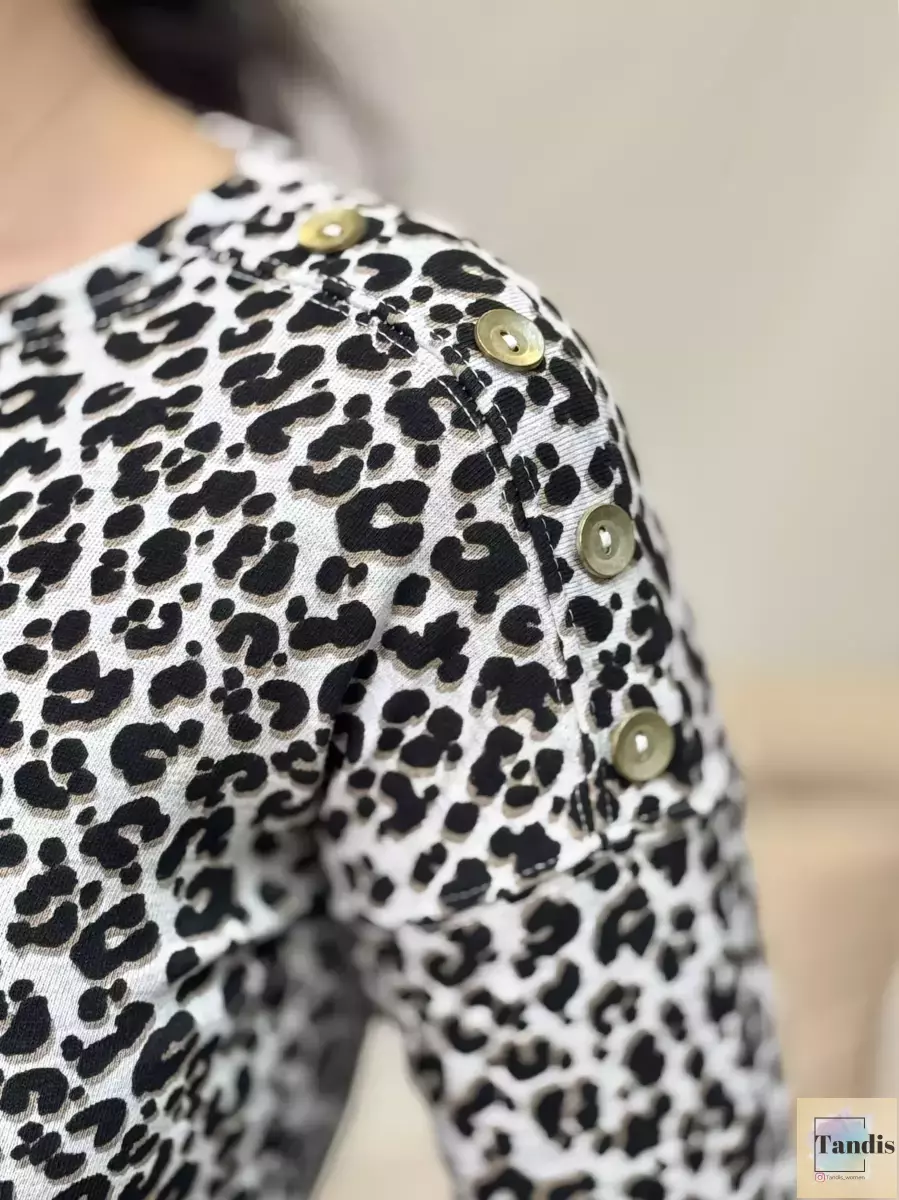 بلوز پاییزه پلنگی سرشانه دکمه