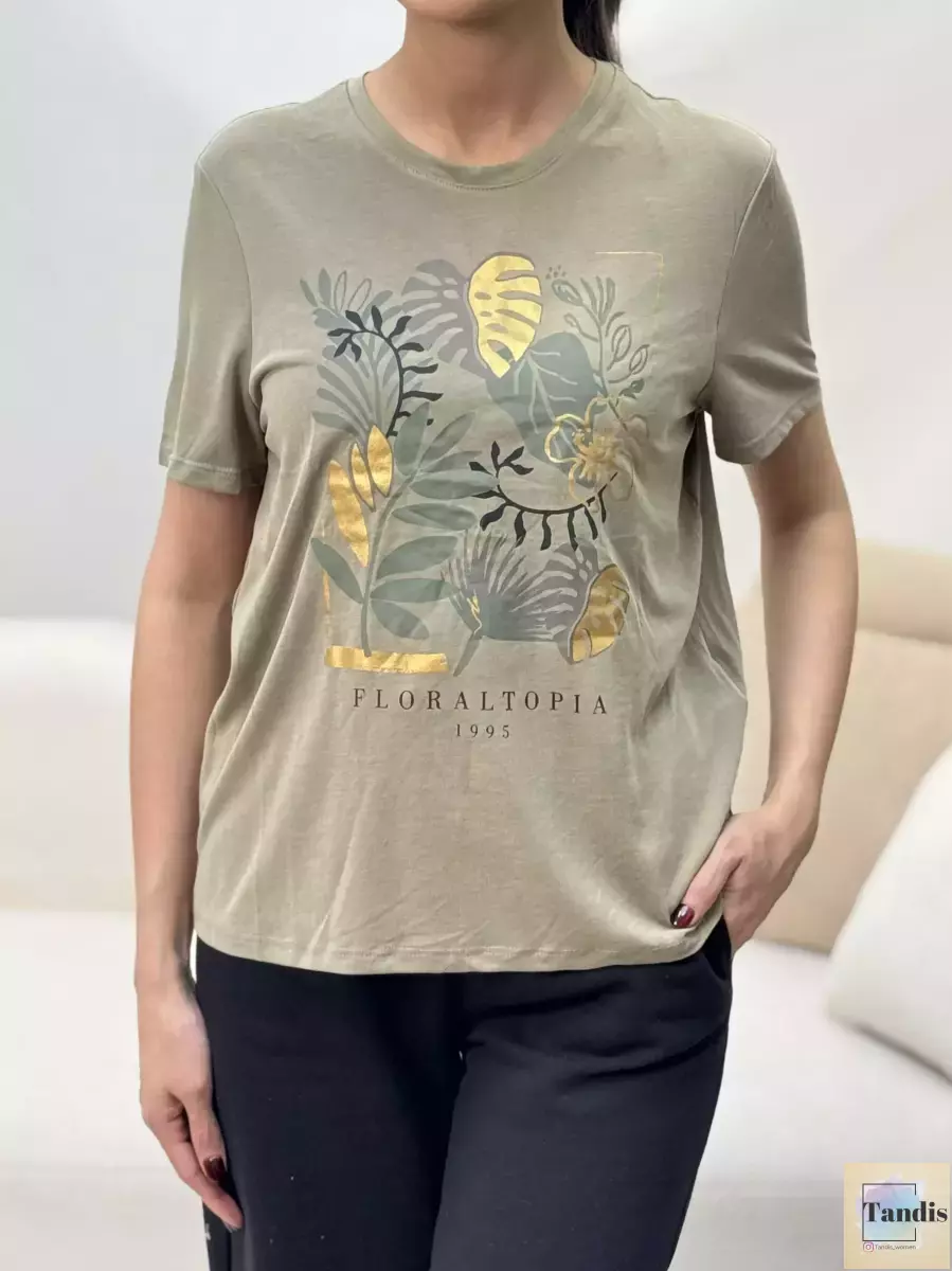 تیشرت طلاکوب چاپ دار کرم و سبز