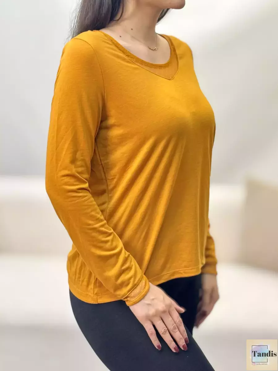 بلوز آستین بلند یقه توردار