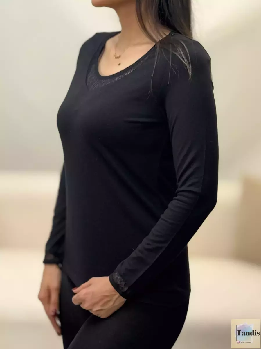 بلوز آستین بلند یقه توردار