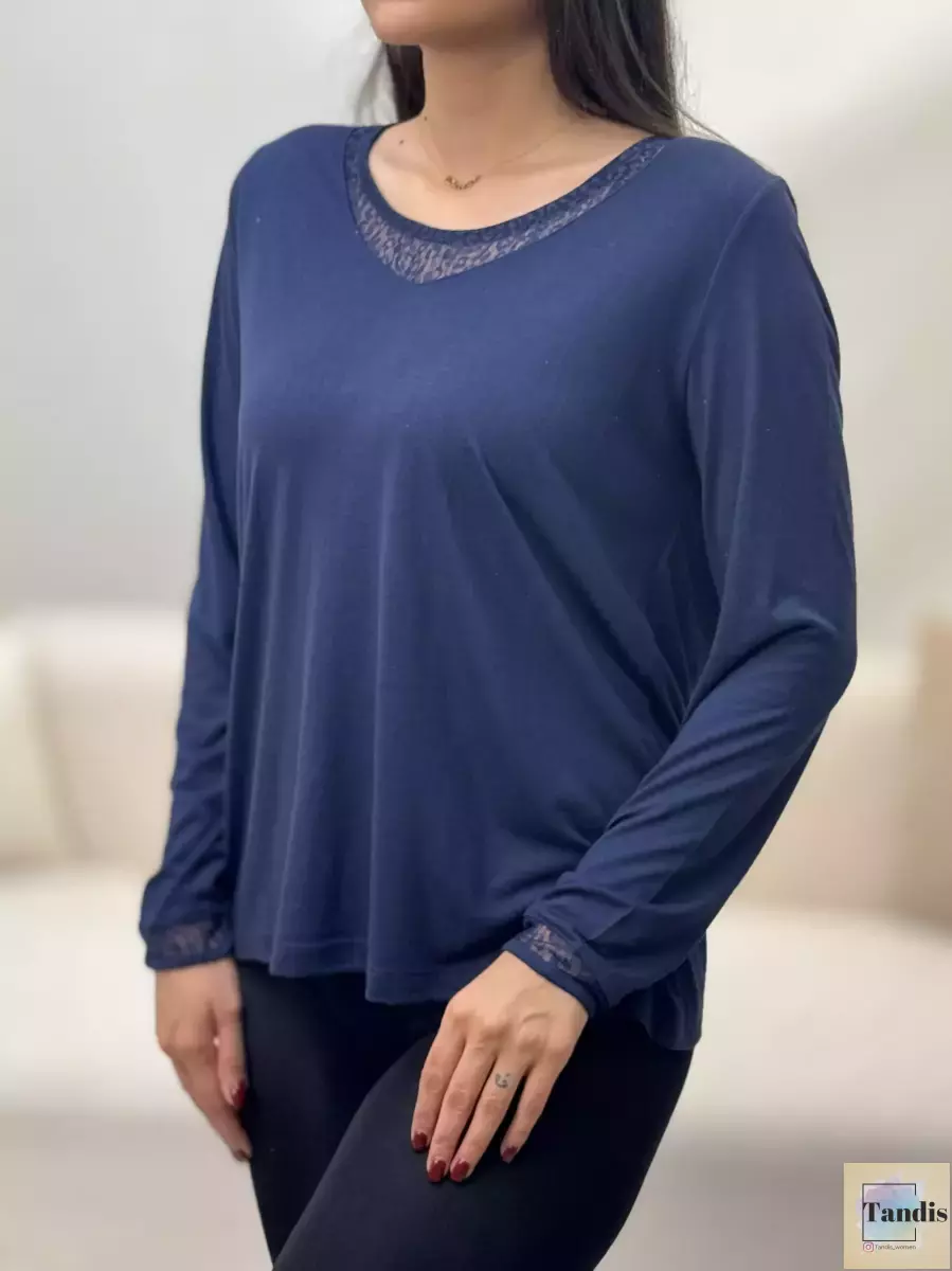 بلوز آستین بلند یقه توردار