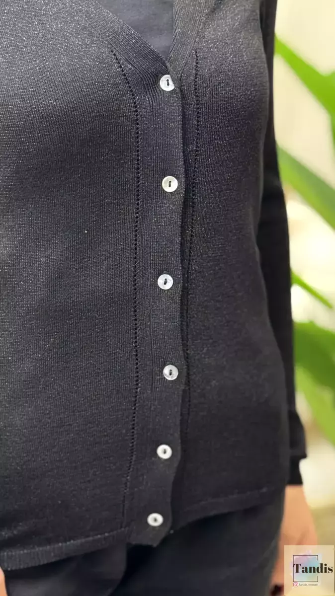 بافت جلو دکمه مشکی لمه