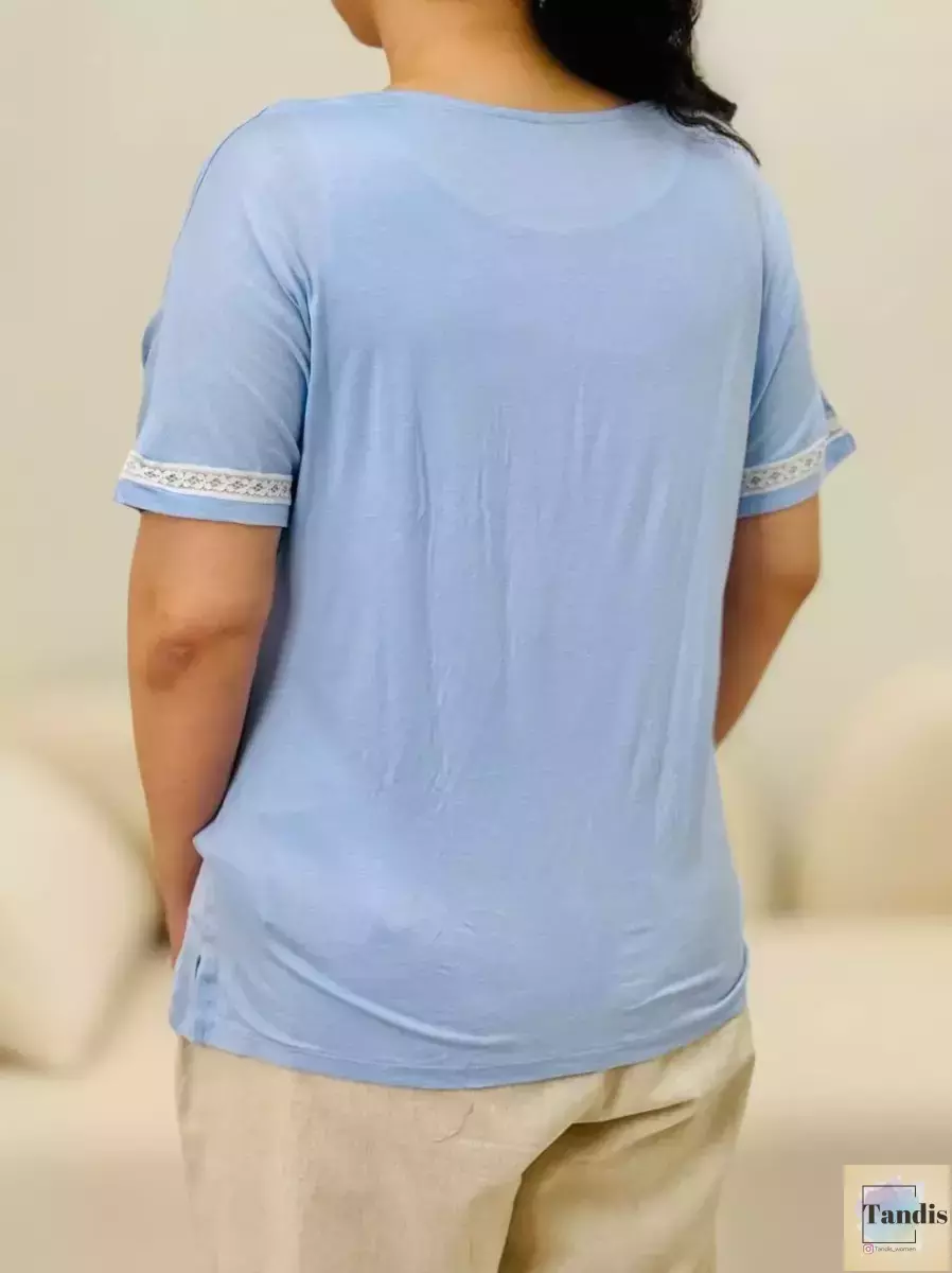 تیشرت پاستیلی یقه هفت گیپوردار