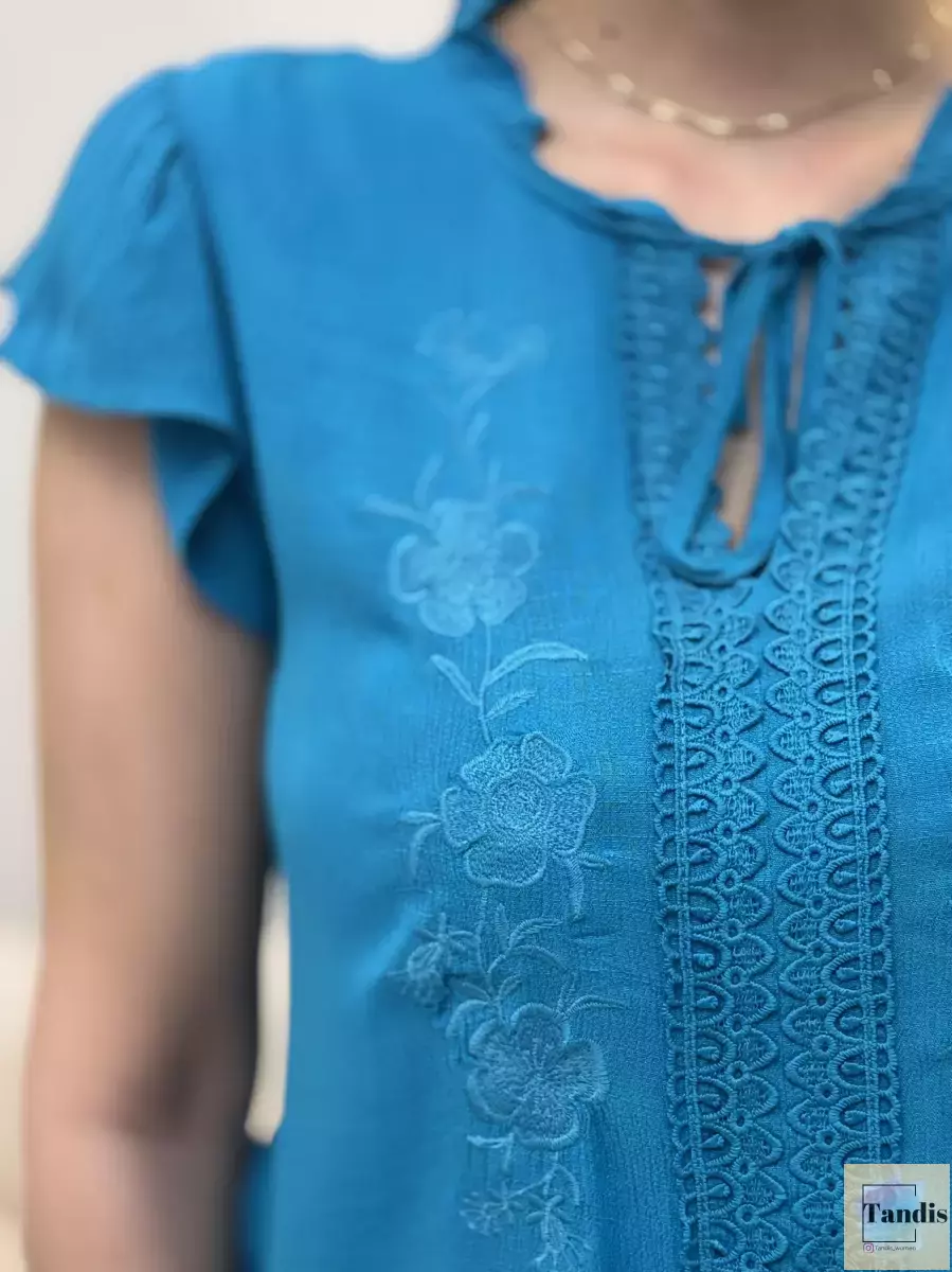 شومیز آبی گلدوزی