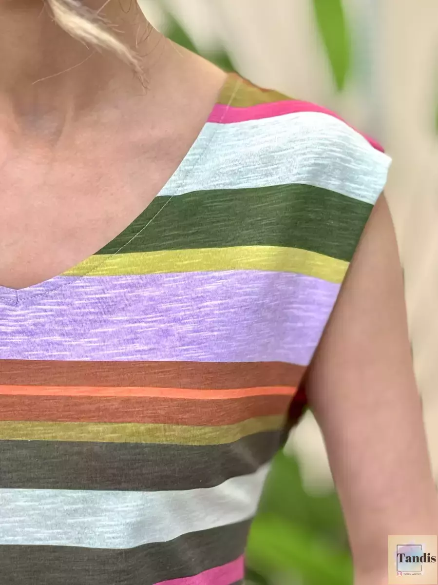 پیراهن راه راه رنگی