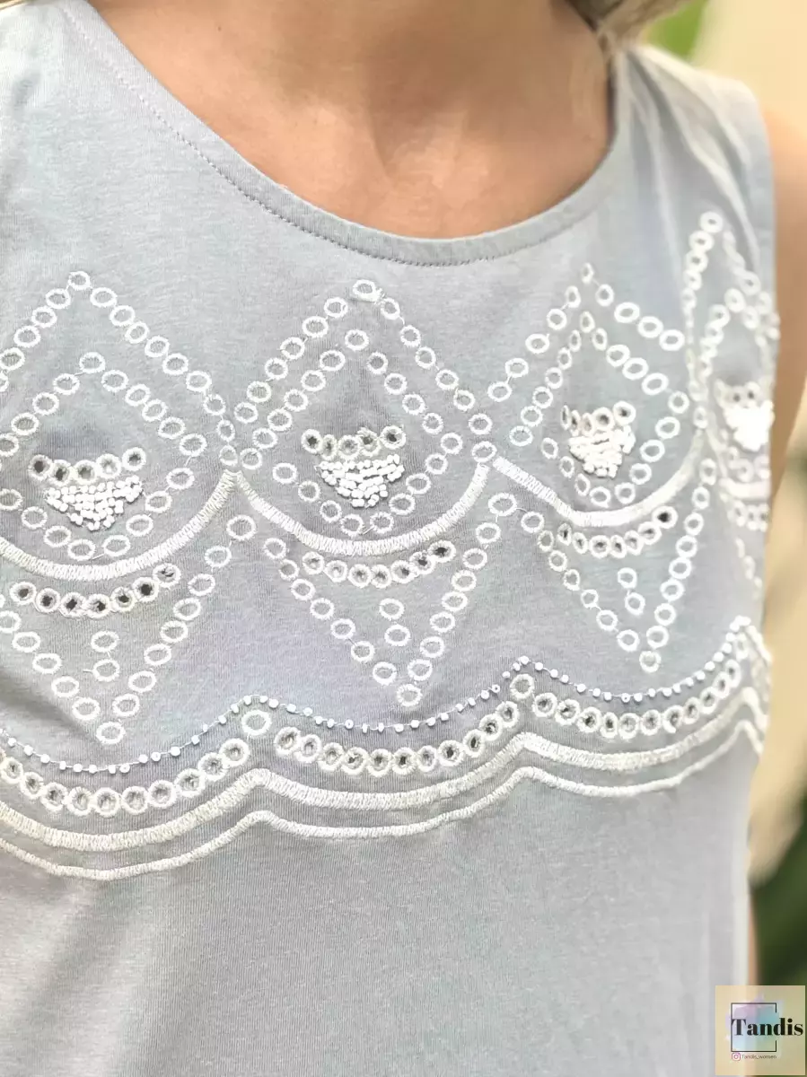 تاپ حلقه ای سبز و سفید گلدوزی