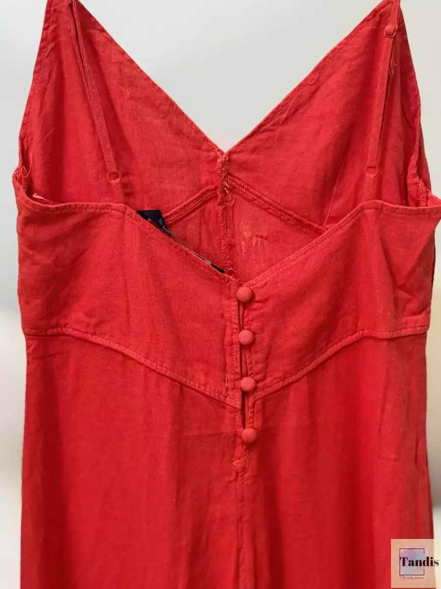 پیراهن قرمز بندی