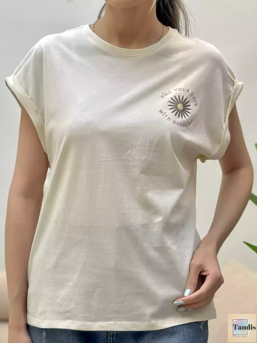 تیشرت طرح گل کرم و گلبهی