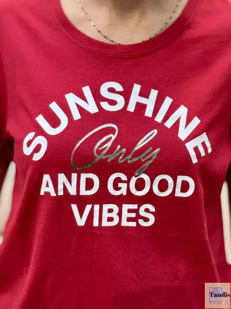 تیشرت قرمز چاپ نوشته