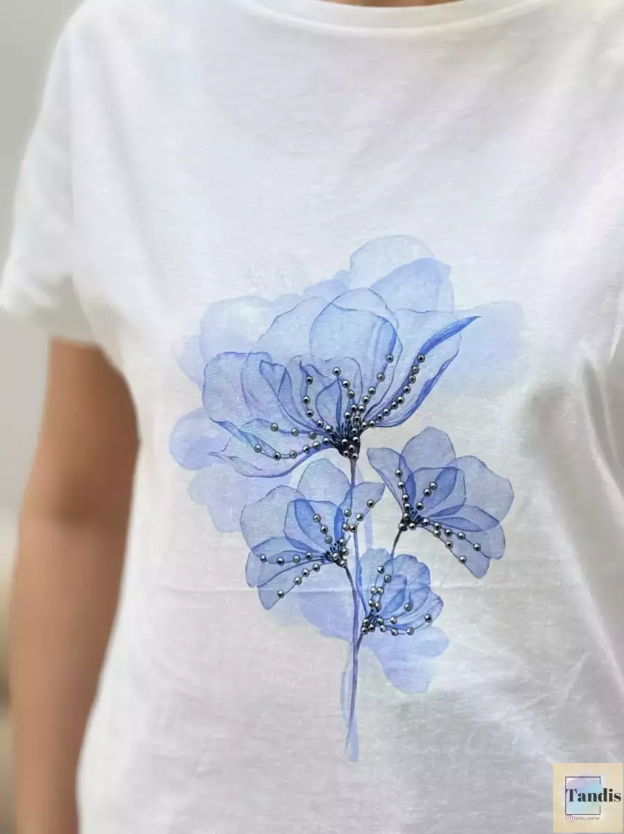 تیشرت سفید چاپ گل نگین دار