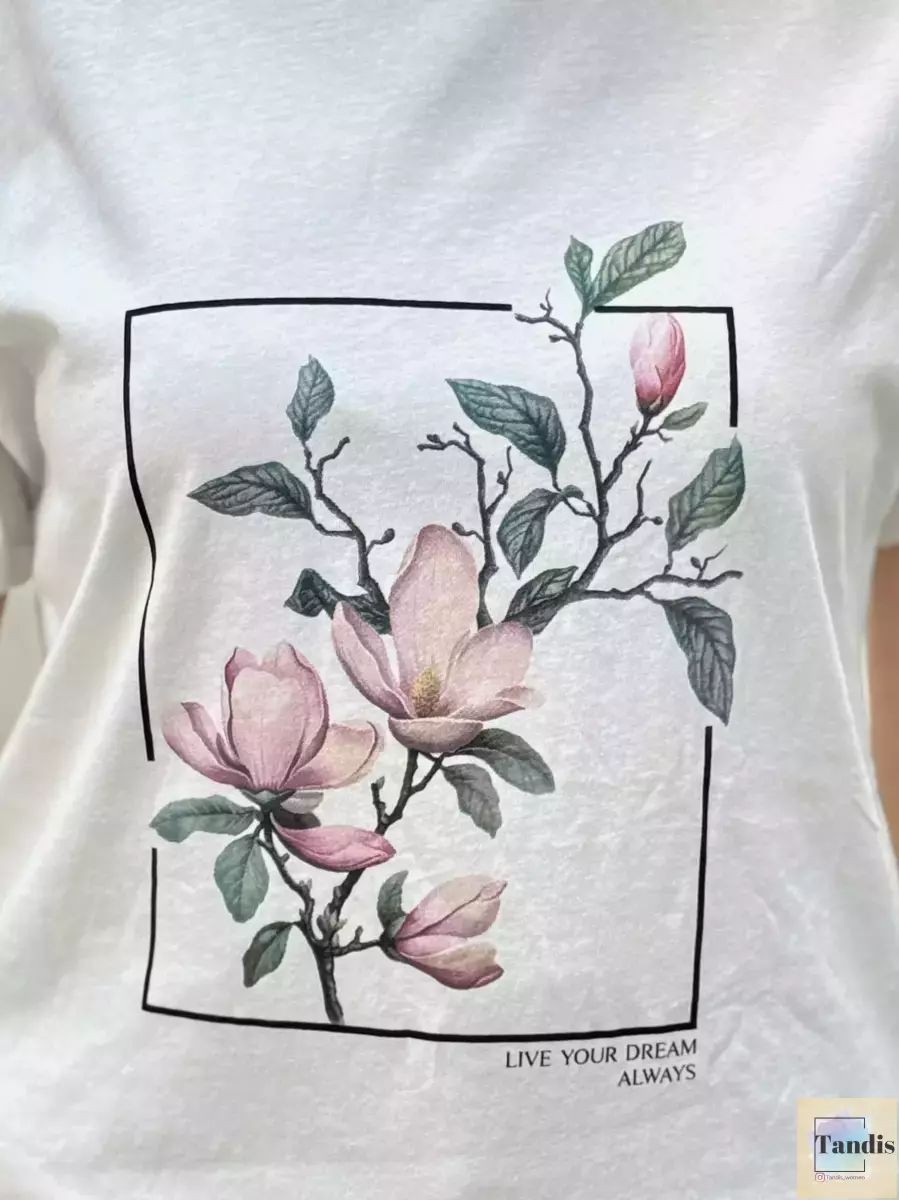 تیشرت سفید چاپ گل صورتی