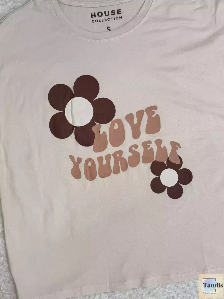 ست تیشرت و شلوارک گلدارکرم