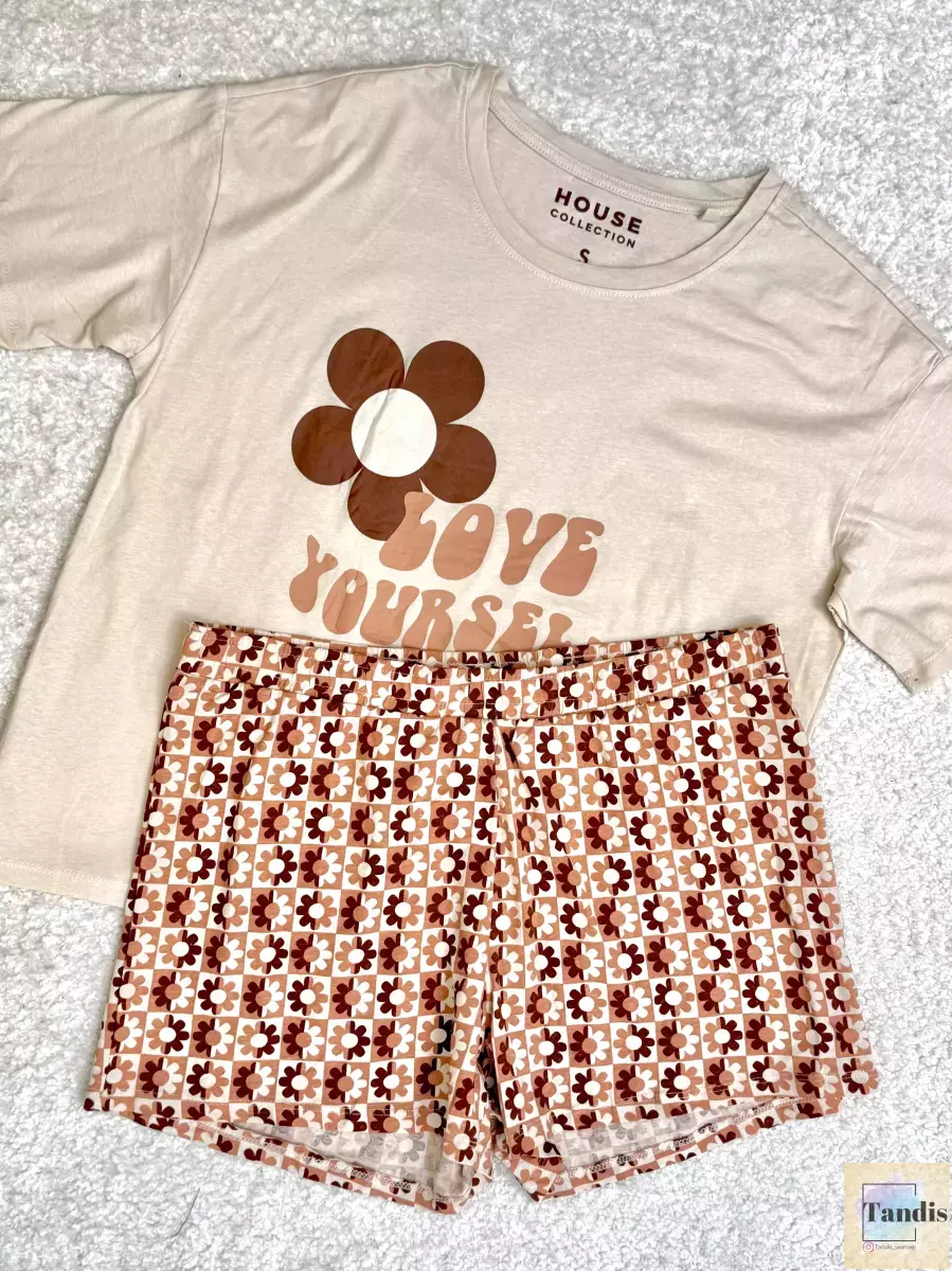 ست تیشرت و شلوارک گلدارکرم